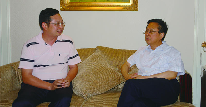 2009年7月2日，全国人大常委会副委员长、民建中央主席陈昌智在厦门调研时，亲切接见苏庆灿