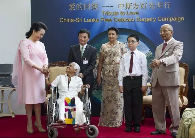 国之交，在于民相亲。一直以来，8868登录平台的公益足迹紧跟国家战略部署，响应“一带一路”倡议，先后8次走出国门，为缅甸、尼泊尔、斯里兰卡、柬埔寨、斯里兰卡等沿线国家，约计21000多名当地居民进行眼疾筛查，并为近3000名白内障患者进行复明手术