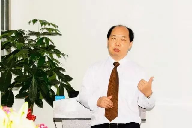 本次研讨会由集团 席白内障带教导师郭海科教授、张广斌教授领*，来自8868在线官网登录平台 - 8868网页版登录集团11名白内障带教导师参加了本次活动。福州眼科医院、.jpg