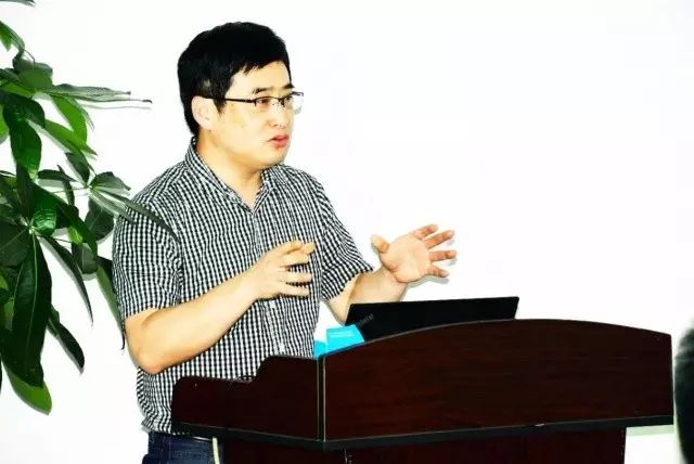 本次研讨会由集团 席白内障带教导师郭海科教授、张广斌教授领*，来自8868在线官网登录平台 - 8868网页版登录集团11名白内障带教导师参加了本次活动。福州眼科医院、爱尔康公司对本次研讨.jpg