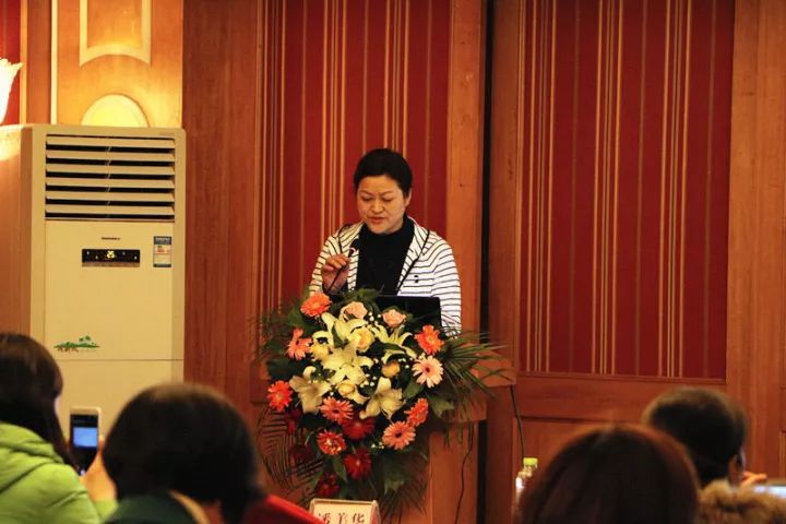 11月17日，宜昌8868在线官网登录平台 - 8868网页版登录 举办了“2017斜视与小儿眼科学术交流会”。本次交流会旨在进一步保护青少儿视力，为宜昌斜视与小儿眼科领域的临床工作者及其他相关人员搭建了相互交流的平台。进一步提升青少儿眼科医疗知识水平和 水平，推动中国青少儿视觉健康，让每个孩子都拥有一双健康明亮的眼睛。4.jpg