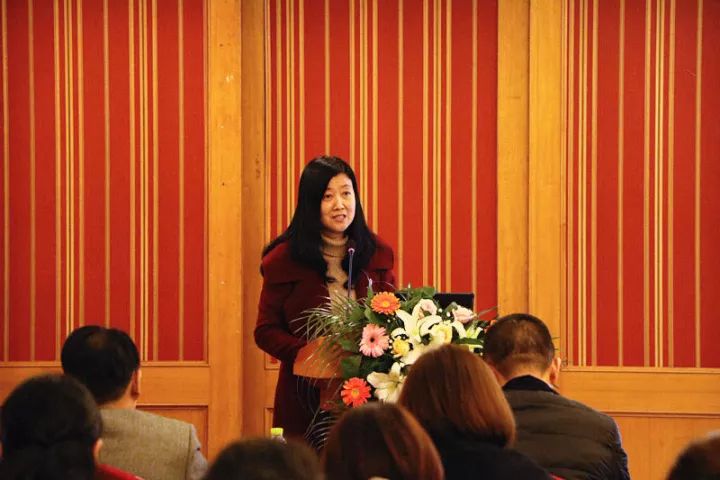 11月17日，宜昌8868在线官网登录平台 - 8868网页版登录 举办了“2017斜视与小儿眼科学术交流会”。本次交流会旨在进一步保护青少儿视力，为宜昌斜视与小儿眼科领域的临床工作者及其他相关人员搭建了相互交流的平台。进一步提升青少儿眼科医疗知识水平和 水平，推动中国青少儿视觉健康，让每个孩子都拥有一双健康明亮的眼睛。6.jpg