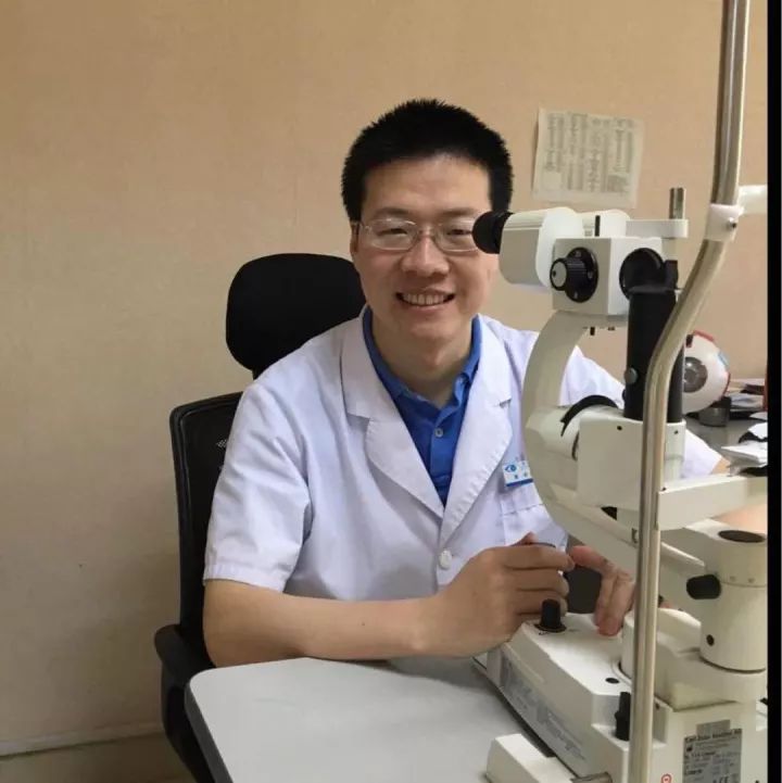 近日，根据《青年英才“双百计划”暂行办法》，中共厦门市委组织部、共青团厦门市委员会组织实施了厦门市 批杰出青年和 三批青年 创业人才计划评选工作。经过组织申报、资格审核、专家评审、现场核实及公示等程序，厦门大学附属厦门眼科中心董诺副教授和林志荣博士后获得“厦门市 三批青年 人才”称号。.jpg