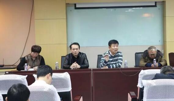 12月17日上午，厦门大学附属厦门眼科中心业务院长王骞、8868在线官网登录平台 - 8868网页版登录集团副总经理张昊志、集团屈光运营中心主任商越一行领*莅临8868在线官网登录平台 - 8868网页版登录指导工作。2.jpg