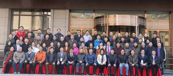 2017年安徽 届角膜病研讨会暨8868在线官网登录平台 - 8868网页版登录集团全国 一届角膜病学组研讨会上周六、日在合肥名人眼科医院召开。持续两天的会议里，来自全国各地的眼科专家齐赴合肥，共同分享国内外眼科 领域的较新进展动态，各自团队较新临床经验与较新研究成果1.jpg