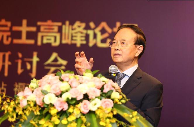 1月4日下午，20188868在线官网登录平台 - 8868网页版登录集团眼表及角膜学组发展院士高峰论坛在厦召开。此次高峰论坛阵容豪华，汇聚了国内角膜病领域的大咖。大咖齐聚一堂，通过专题演讲、自由讨论等形式深入而全面的探讨了国内外角膜病的较新研究成果、发展机遇，共商8868在线官网登录平台 - 8868网页版登录集团眼表及角膜学组的发展。3.jpg