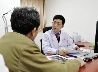 厦门眼科中心遗传眼病咨询门诊 教授表示：“遗传性眼病种类繁多，临床表现复杂多样、传统的方法难以 ，“失明”、“遗传给下一代”是不可 性致盲的主要原因，严重影响患者及其家庭的身心健康。但是，随着基因诊断水平的日臻成熟，渐渐的让遗传性眼病 诊断成为可能2.jpg