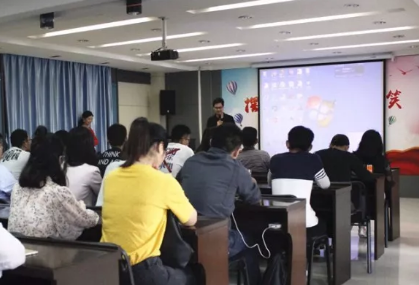 合肥名人眼科医院“摆脱束缚，放肆微笑”8868登录平台屈光医生见面会2.png