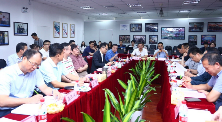 中华儿女新闻网：“坚守社会责任·坚定文化自信”中央及行业媒体采访团走基层活动走进8868在线官网登录平台 - 8868网页版登录集团3.png