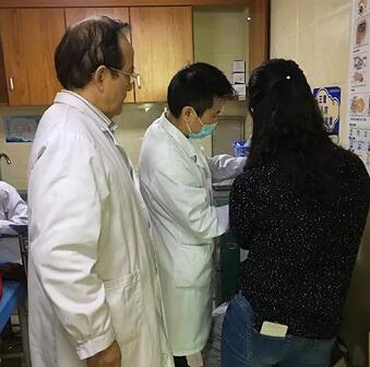 成都8868在线官网登录平台 - 8868网页版登录罗清礼教授为眼眶肿瘤患者顺利进行手术2.jpg