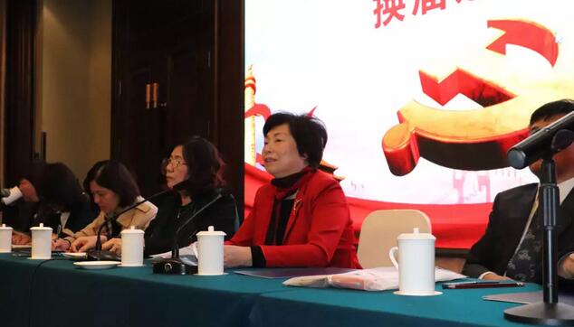 2019年1月26日下午，“中共8868在线官网登录平台 - 8868网页版登录集团委员会换届选举大会”在厦门宾馆隆重举行，会议选举产生了中共8868在线官网登录平台 - 8868网页版登录集团第二届党委委员会5位委员。第*一届8868在线官网登录平台 - 8868网页版登录集团党委书记陈宝贵，党委副书记、厦门眼科中心工会主席陈逸恬，委员王骞、张秀恋、洪清配、吴丽群、张美嫦出席了此次党员大会3.jpg