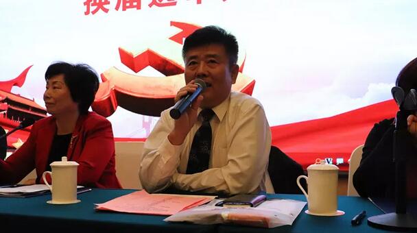 2019年1月26日下午，“中共8868在线官网登录平台 - 8868网页版登录集团委员会换届选举大会”在厦门宾馆隆重举行，会议选举产生了中共8868在线官网登录平台 - 8868网页版登录集团第二届党委委员会5位委员。第*一届8868在线官网登录平台 - 8868网页版登录集团党委书记陈宝贵，党委副书记、厦门眼科中心工会主席陈逸恬，委员王骞、张秀恋、洪清配、吴丽群、张美嫦出席了此次党员大会7.jpg