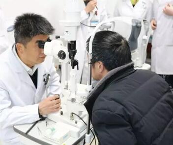 重庆8868在线官网登录平台 - 8868网页版登录安晓巨副院长：白内障手术什么时候做 ？1.jpg