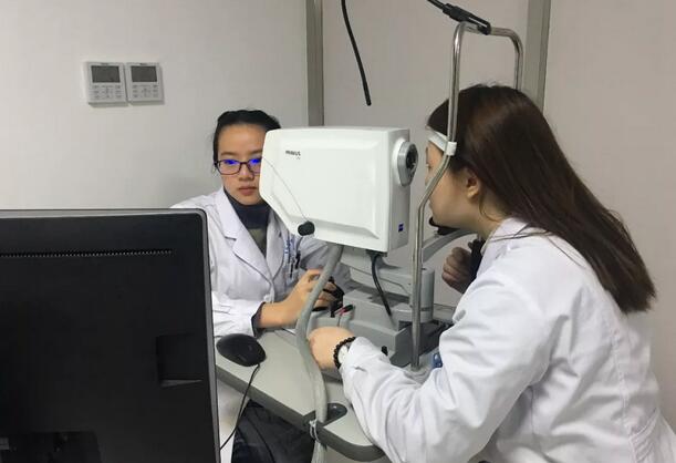 温州明乐眼科医院屈光专科工作的医生助理小陈在医院做了smart全激光手术2.jpg