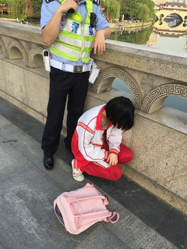 成都日报：女学生欲跳河轻生 成都8868在线官网登录平台 - 8868网页版登录职工路过救下