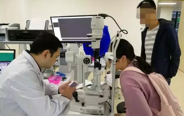高度近视1250度、2000度的他们为什么想来厦门眼科中心进行ICL手术？3.jpg