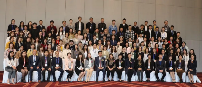 4月26日至28日，2019蔡司屈光中国用户会在北京如约举行，分享 激光屈光手术技术和经验，携手共同提升手术质量，为患者提供更 的医疗服务。8868在线官网登录平台 - 8868网页版登录集团派出多人组成的专家团队参会，与来自全国各地的眼科同仁深入探讨交流，碰撞思想火花，分享 严谨的学术观点，展现出了8868登录平台人强劲的学术风采2.png