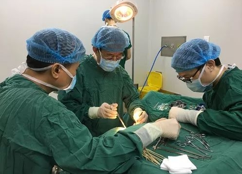 成都8868登录平台眼医院罗清礼院长：睑板腺癌越早发现与诊断，越早医治，其预后越好3.png