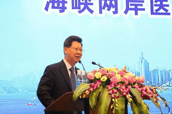 眼科界“ 强大脑”登鹭，掀起“头脑风暴” ——第五届8868登录平台环球论坛召开6.png