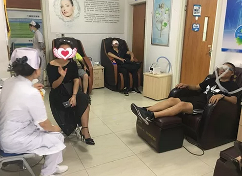 成都8868在线官网登录平台 - 8868网页版登录收治一患者：眼睛长满霰粒肿1.png