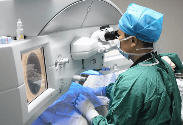 福州眼科医院近视手术取样：视力不差、无法通过参军公考体检群体该怎么办2.png