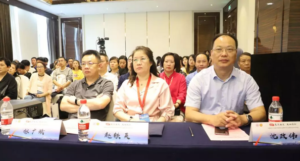 中国非公协会眼科专委会2019学术年会在沪举行 8868登录平台专家团队大放异彩16.png