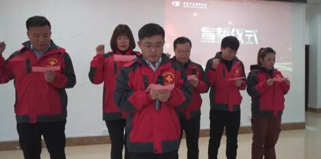 青岛8868在线官网登录平台 - 8868网页版登录党支部领*、院医护团队积极参与“情系安顺送光明”对口援助白内障患者扶贫项目2.jpg