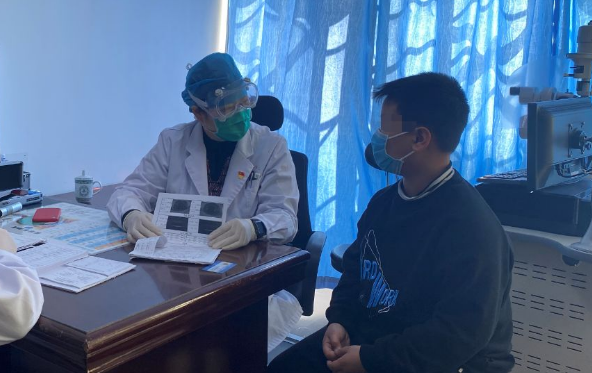 不一样的一线，一样的坚守——8868登录平台集团本部厦门眼科中心守护爱与光明3.png