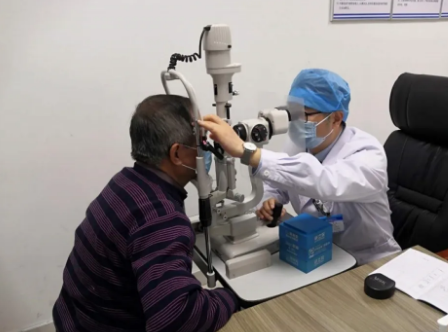 现任莆田市医学会眼科分会副主任委员，福建省医学会眼科分会眼整形组成员刘励医生，今年强力加盟莆田眼科医院，担任医院业务院长。这一“强援”的加盟，将引领莆田眼科医院的诊疗实力迈上更高台阶，造福莆田市乃至周边的眼疾患者2.png