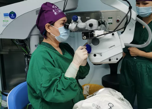 ！厦门眼科中心王玉宏博士iTrack青光眼手术直播，获全国眼科学术大会赞誉2.png