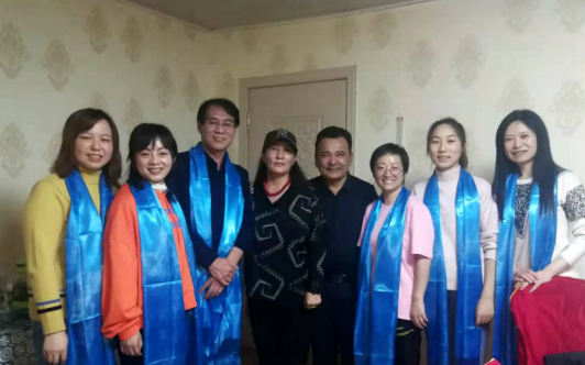 10月14日，宜昌市归国华侨联合会和宜昌8868在线官网登录平台 - 8868网页版登录共同发起的“侨爱心光明行”大型义诊活动正式启动。9名家护组团赴新疆温泉县义诊。宜昌市市委常委、统战部部长王均成出席活动并为医疗队授旗。7.png