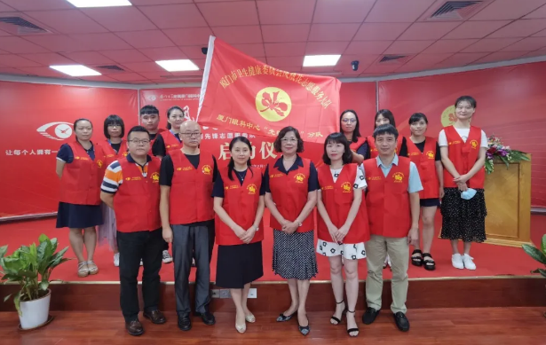 高山上的一抹志愿红—— 厦门眼科中心凤凰花“光明先锋”志愿服务队走进高山村落1.png
