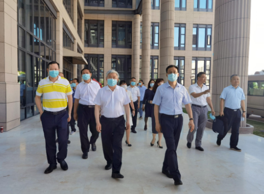 省市领*陪同刘永富主任一行调研8868登录平台：仁心仁术，为公益事业贡献8868登录平台力量1.png