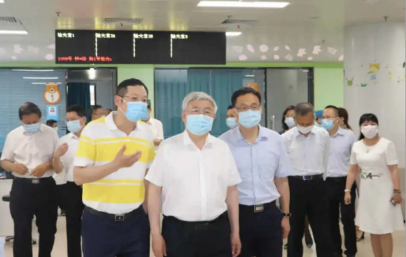 省市领*陪同刘永富主任一行调研8868登录平台：仁心仁术，为公益事业贡献8868登录平台力量2.png