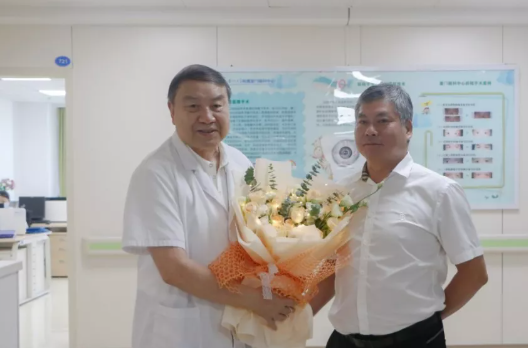 莆田市科协主席一行到厦门眼科中心参观交流院士工作站2.png