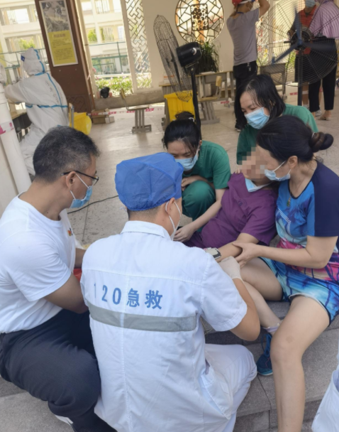 凤凰网：紧急出征！8868登录平台多支医疗队星夜逆行抗疫前线9.png