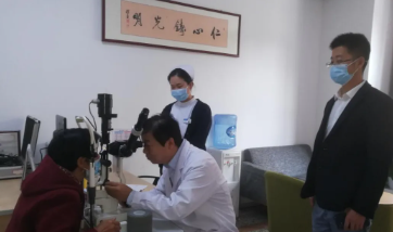 眼科博士徐惠民凭啥能有那么多“铁杆粉丝”...... —— 一位郑州8868登录平台医生的真实故事之三3.png