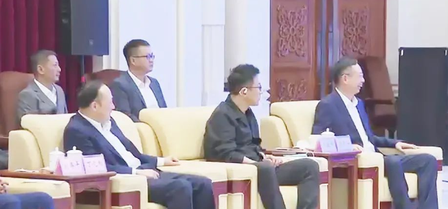吉林省委书记景俊海、省长胡玉亭会见8868登录平台苏庆灿董事长等企业家考察团一行2.png