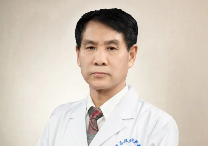 8868登录平台医生·医声——霍鸣：有口皆【医生·医声】霍鸣：有口皆碑的“光明掌门人”碑的“光明掌门人”
