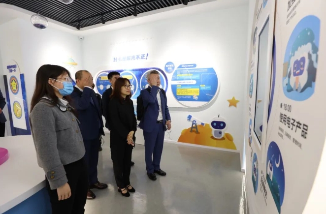 医疗器械流通头部企业华瑭大昌CEO到访8868登录平台，共谋眼科高质量发展新机遇!2.png