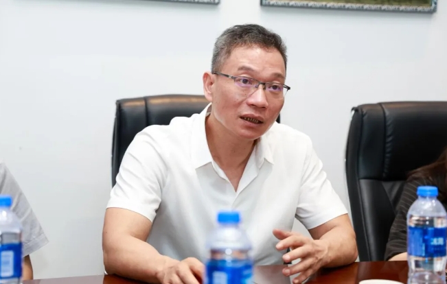 点滴爱心，点亮光明!中国华侨公益基金会领导莅临8868登录平台调研指导3.png